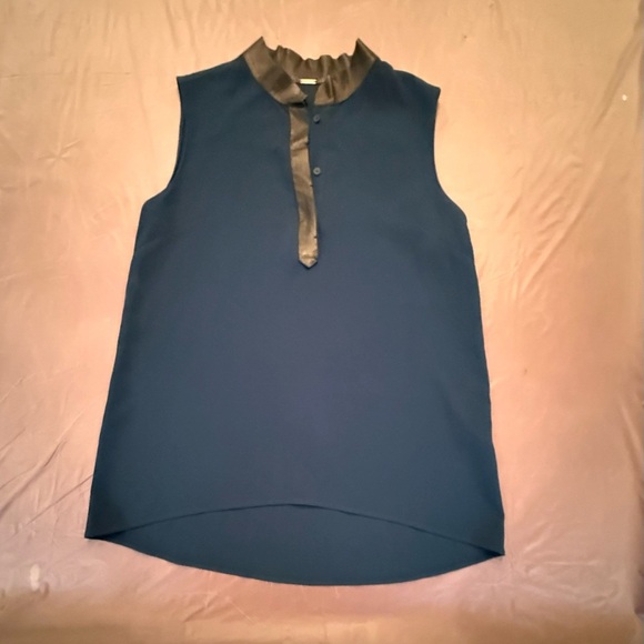 Elie Tahari Sleeveless Green/Navy Blouse w/ Leather Trim Size Large - Picture 2 of 8